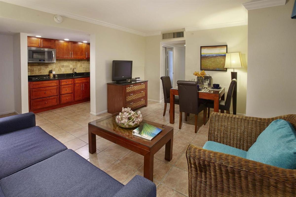 One-Bedroom Suite,708540982:JPEG